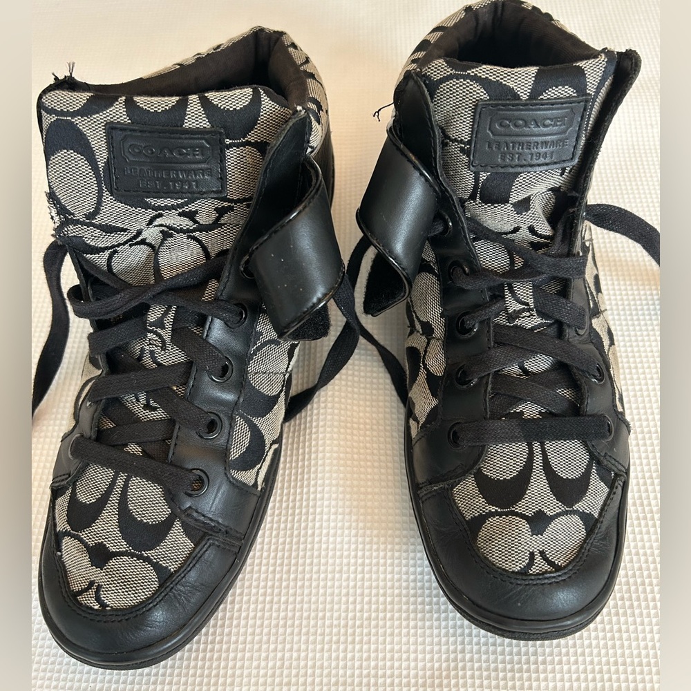 Vintage Coach Zoey Signature Sneakers - Picture 7 of 16